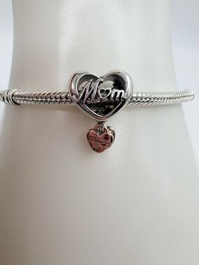 Pandora Silver 'Mom' Thanks for being there